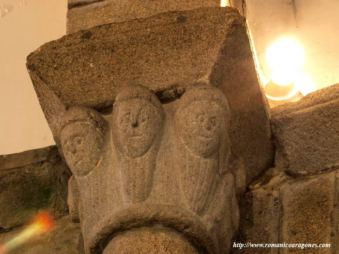 CAPITEL DEL ARCO TRIUNFAL
